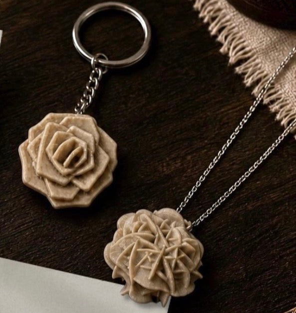 Qatar Desert Rose Brooch - زهرة الصحراء